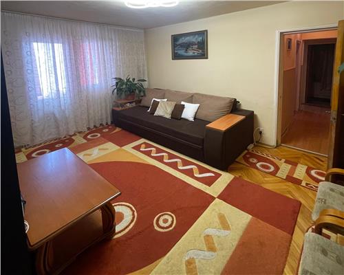 Apartament 3 camere,balcon,pivnita,Mihai Viteazul