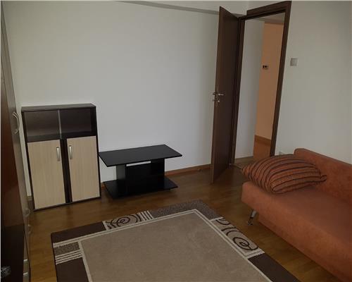 Apartament de vanzare 2 camere decoamndat pivnita Sibiu Turnisor