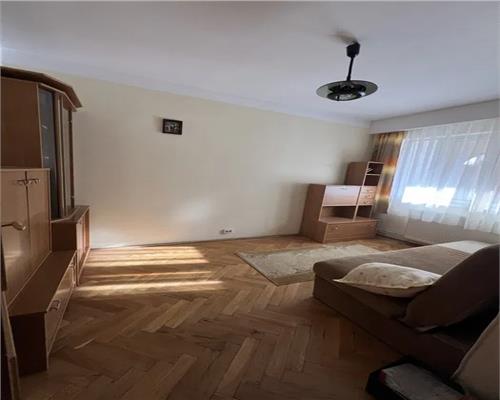 Apartament de inchiriat 3 camere Mihai Viteazul