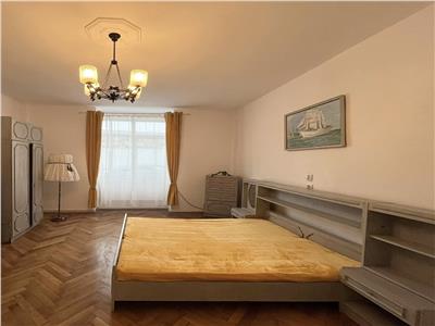 Apartament de inchiriat 2 camere pod curte Sibiu Central